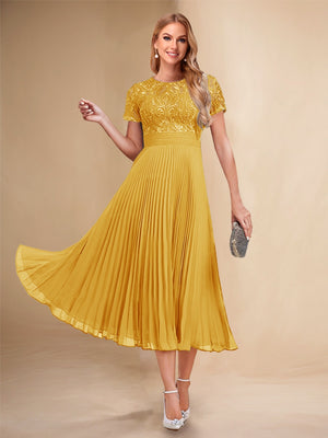 A-Line/Princess Scoop Short Sleeves Pleated Mother of the Bride Dresses with Appliques