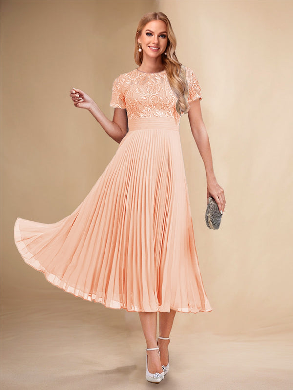 A-Line/Princess Scoop Short Sleeves Pleated Mother of the Bride Dresses with Appliques