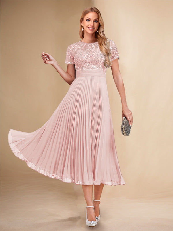 A-Line/Princess Scoop Short Sleeves Pleated Mother of the Bride Dresses with Appliques