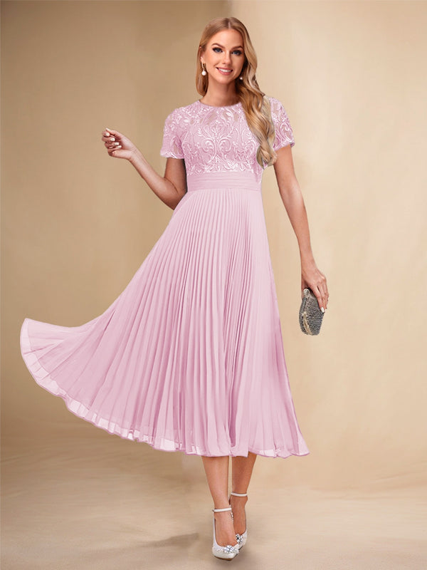 A-Line/Princess Scoop Short Sleeves Pleated Mother of the Bride Dresses with Appliques