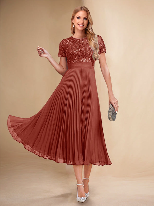 A-Line/Princess Scoop Short Sleeves Pleated Mother of the Bride Dresses with Appliques