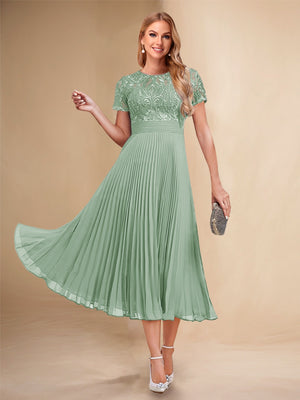 A-Line/Princess Scoop Short Sleeves Pleated Mother of the Bride Dresses with Appliques
