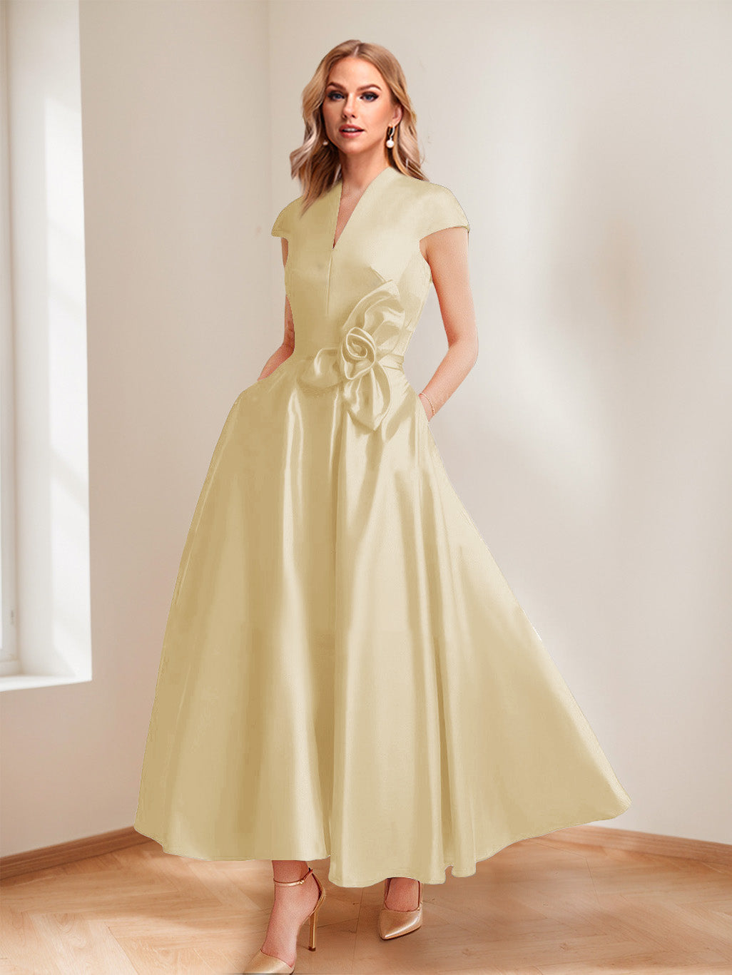A-Line/Princess V-Neck Short Sleeves Mother of the Bride Dresses with Pockets &amp; Flower