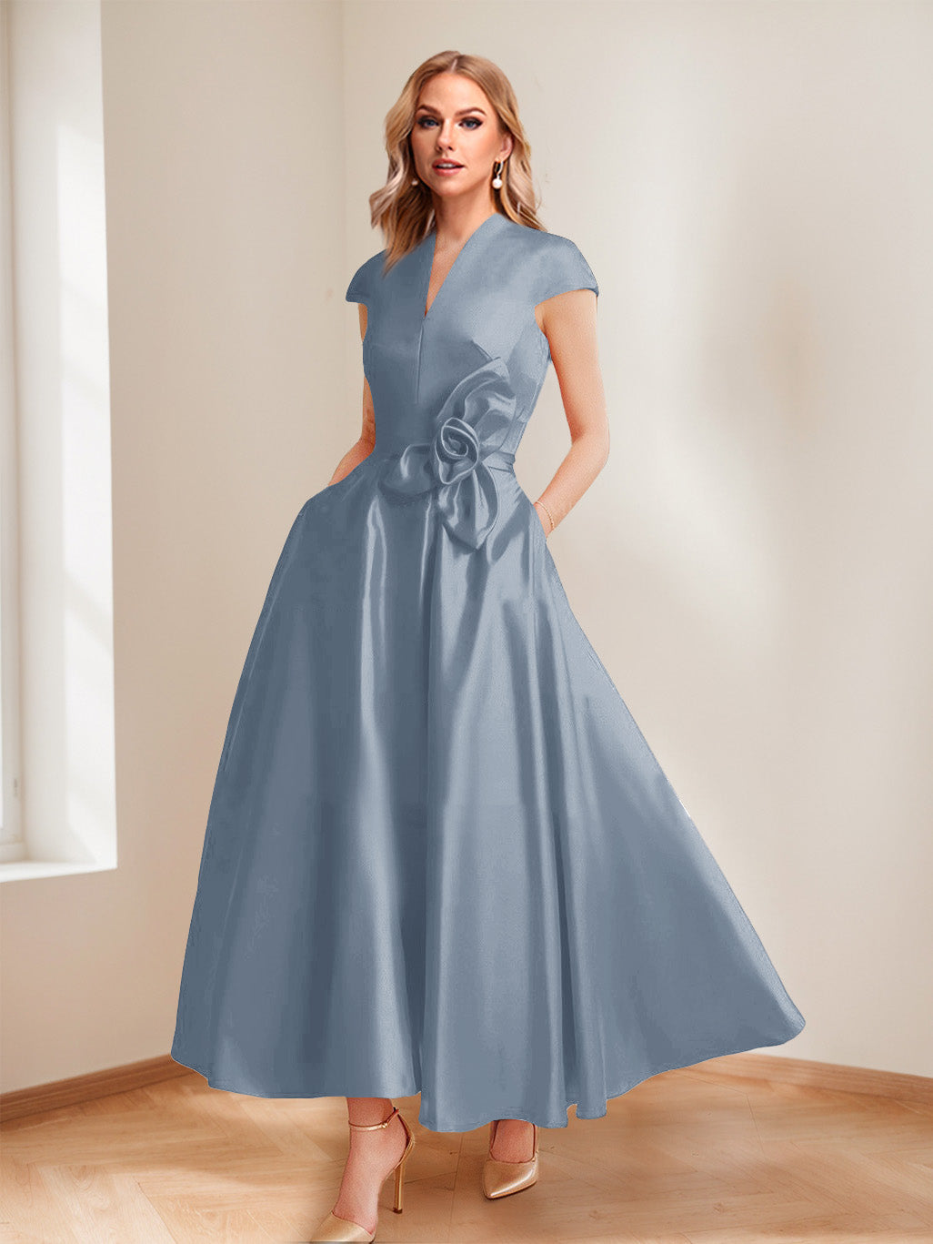 A-Line/Princess V-Neck Short Sleeves Mother of the Bride Dresses with Pockets &amp; Flower