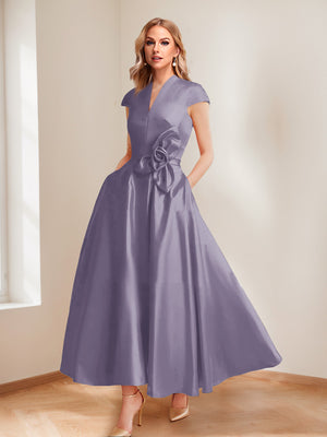 A-Line/Princess V-Neck Short Sleeves Mother of the Bride Dresses with Pockets & Flower