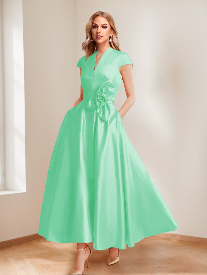 A-Line/Princess V-Neck Short Sleeves Mother of the Bride Dresses with Pockets &amp; Flower