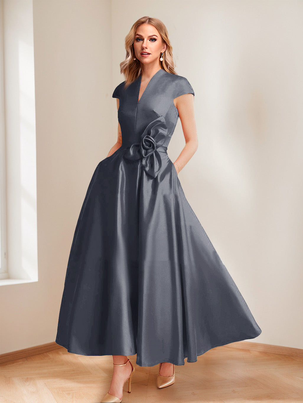 A-Line/Princess V-Neck Short Sleeves Mother of the Bride Dresses with Pockets &amp; Flower