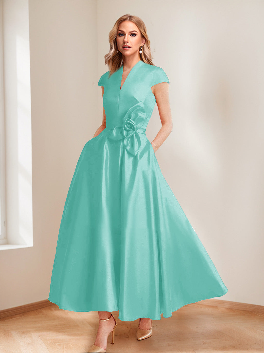 A-Line/Princess V-Neck Short Sleeves Mother of the Bride Dresses with Pockets &amp; Flower