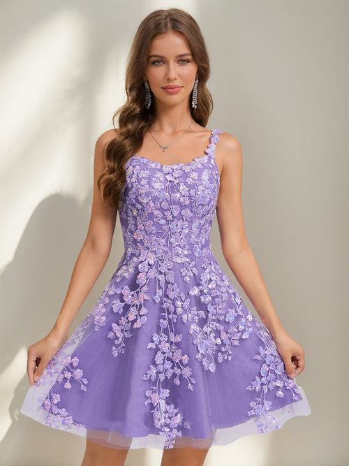 A-Line/Princess Scoop Short Homecoming Dresses with Sequins & Lace Appliques