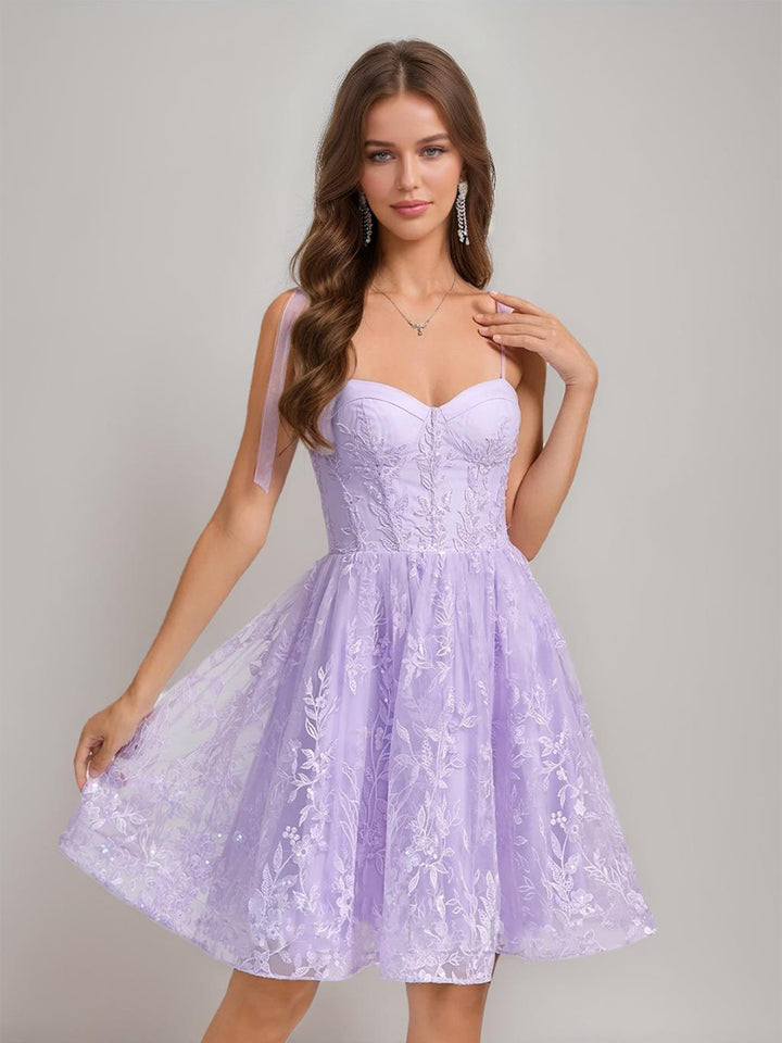 A-Line/Princess Sweetheart Sleeveless Sequined Short Homecoming Dresses with Bow &amp; Appliques