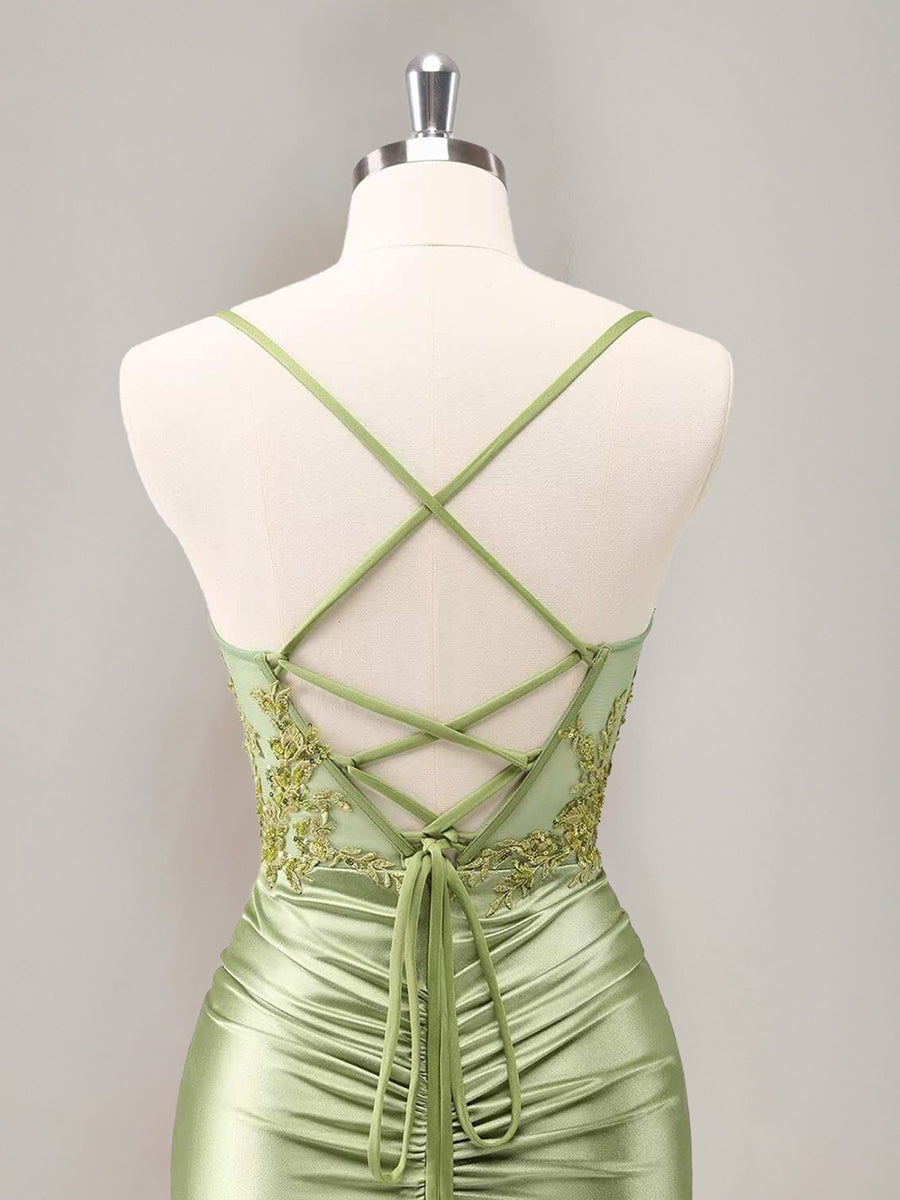 Sheath/Column Spaghetti Straps Sleeveless Ruched Mini Homecoming Dresses With Appliques
