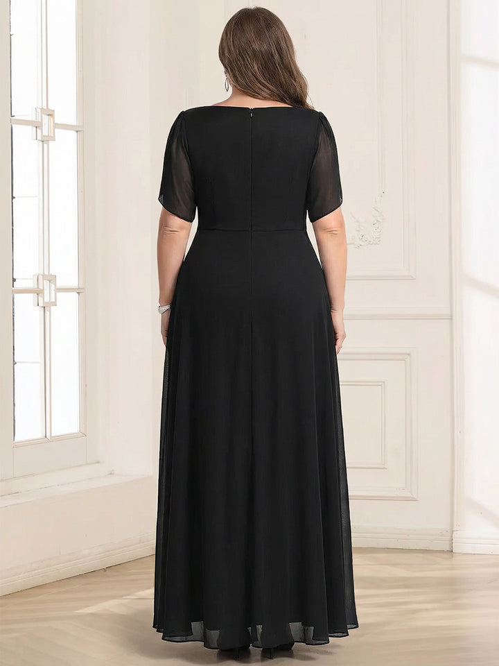 A-Line/Princess Short Sleeves V-Neck Plus Size Mother of the Bride Dresses With Sash