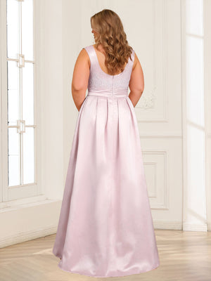 Satin A-Line/Princess Crew Neck Plus Size Mother of the Bride Dresses With Lace Appliques