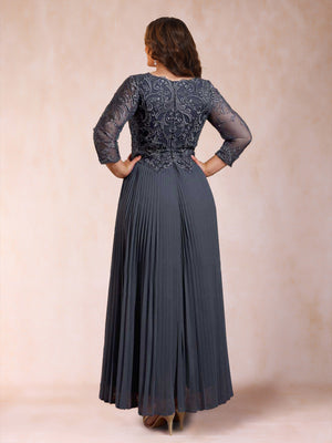 A-Line/Princess V-Neck 3/4 Sleeves Plus Size Chiffon Mother of the Bride Dresses With Lace