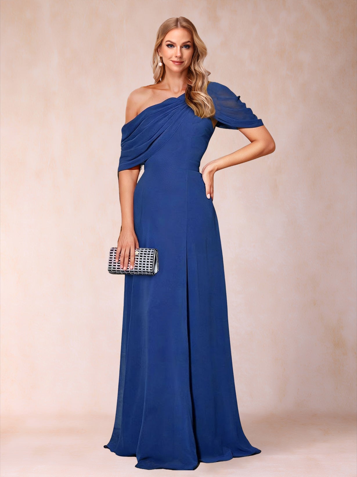 A-Line/Princess Asymmetrical Neck Sweep Train Mother of the Bride Dresses
