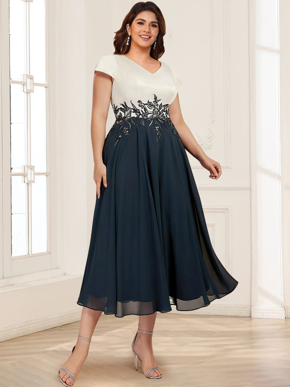 A-Line/Princess V-Neck Tea-Length Plus Size Mother of the Bride Dresses with Appliques