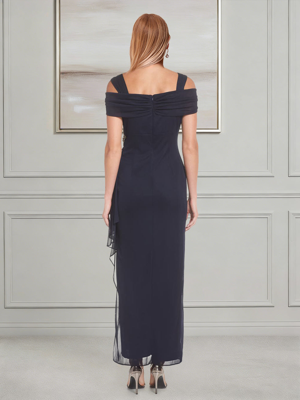 Sheath/Column Cold Shoulder Sleeveless Mother of the Bride Dresses With Beading