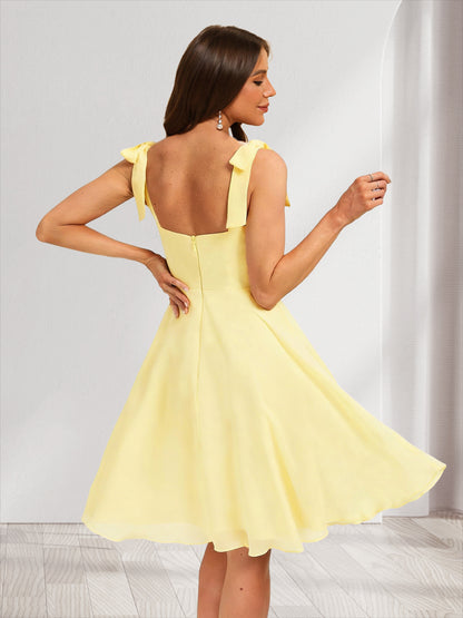 A-Line/Princess V-Neck Knee-Length Bridesmaid Dresses with Bow