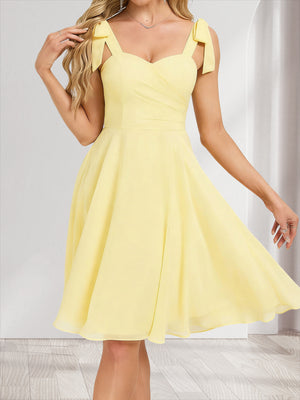 A-Line/Princess V-Neck Knee-Length Bridesmaid Dresses with Bow