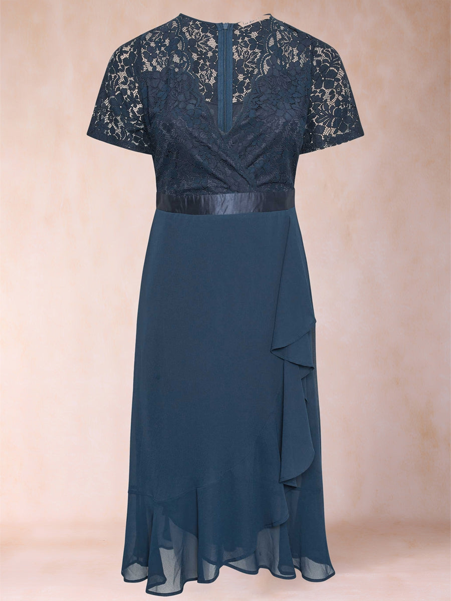 Lace A-Line/Princess V-Neck Short Sleeves Plus Size Mother of the Bride Dresses With Ruffles