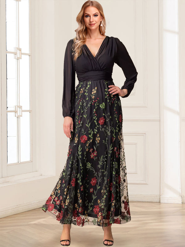 A-Line/Princess V-Neck Long Sleeves Mother of the Bride Dresses With Embroidery Floral