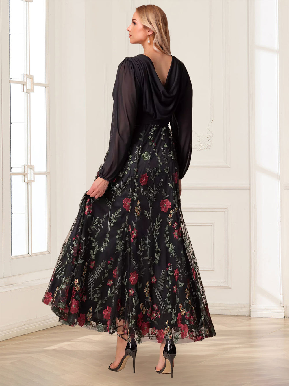 A-Line/Princess V-Neck Long Sleeves Mother of the Bride Dresses With Embroidery Floral