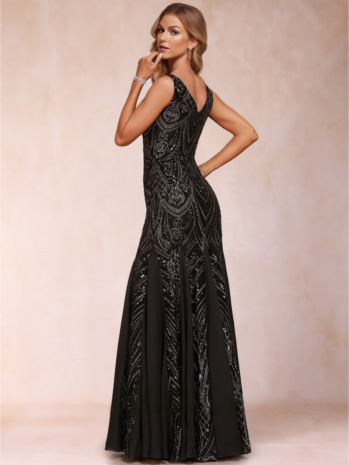 Trumpet/Mermaid V-Neck Sleeveless Mother of the Bride Dresses With Sequins