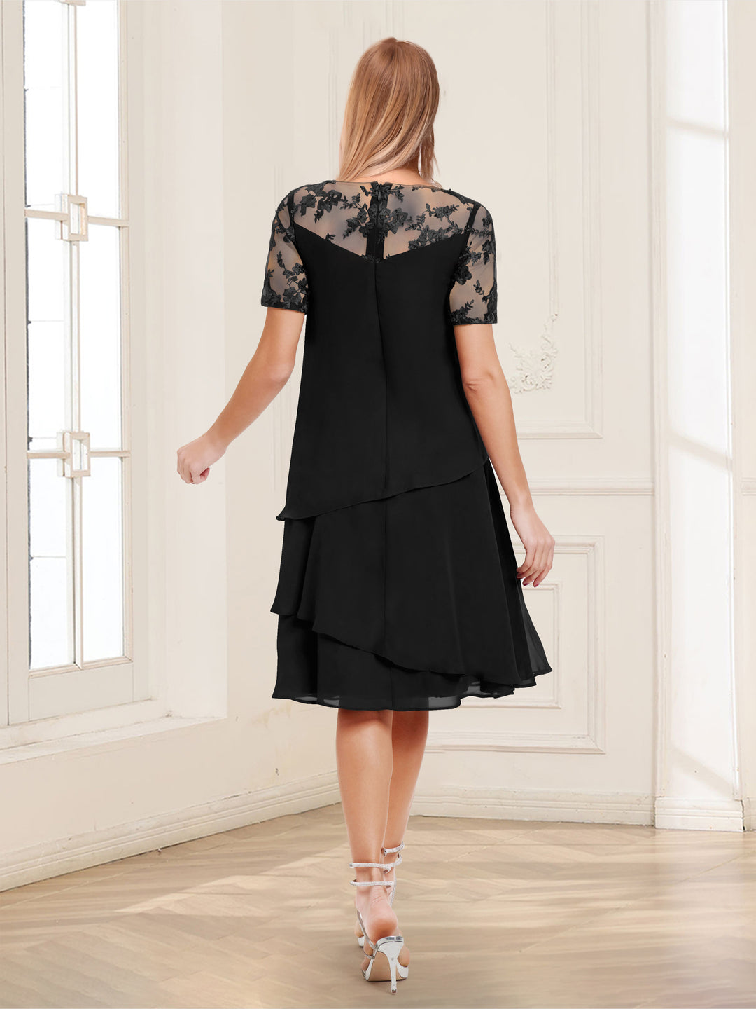 A-Line/Princess Scoop Short Sleeves Tea-Length Mother of the Bride Dresses with Applique