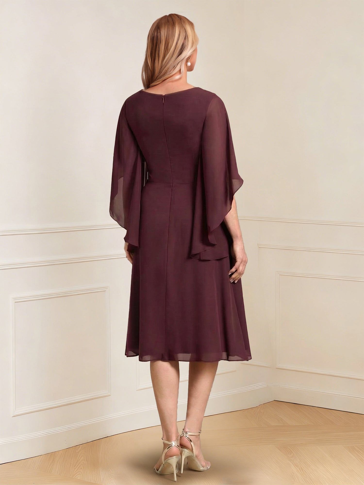 A-Line/Princess V-Neck Half Sleeves Knee-Length Mother of the Bride Dresses with Ruffles & Ruched