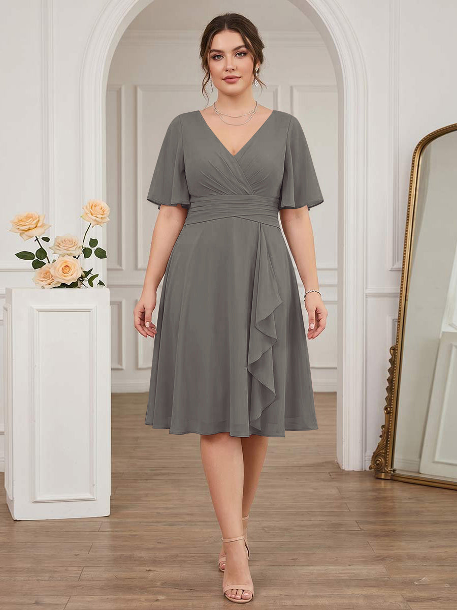 A-Line/Princess V-Neck Short Sleeves Knee-Length Plus Size Bridesmaid Dresses with Ruffles