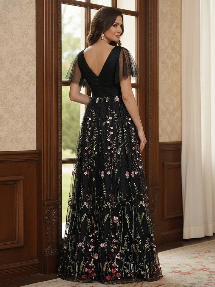 A-Line/Princess V-Neck Short Sleeves Floor-Length Mother of the Bride Dresses with Appliques