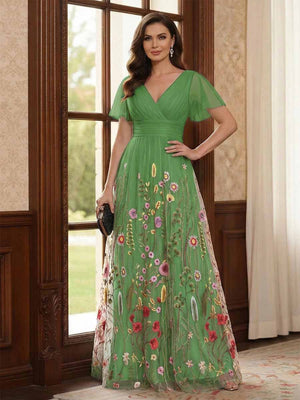 A-Line/Princess V-Neck Short Sleeves Floor-Length Mother of the Bride Dresses with Appliques