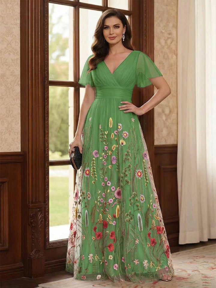 A-Line/Princess V-Neck Short Sleeves Floor-Length Mother of the Bride Dresses with Appliques