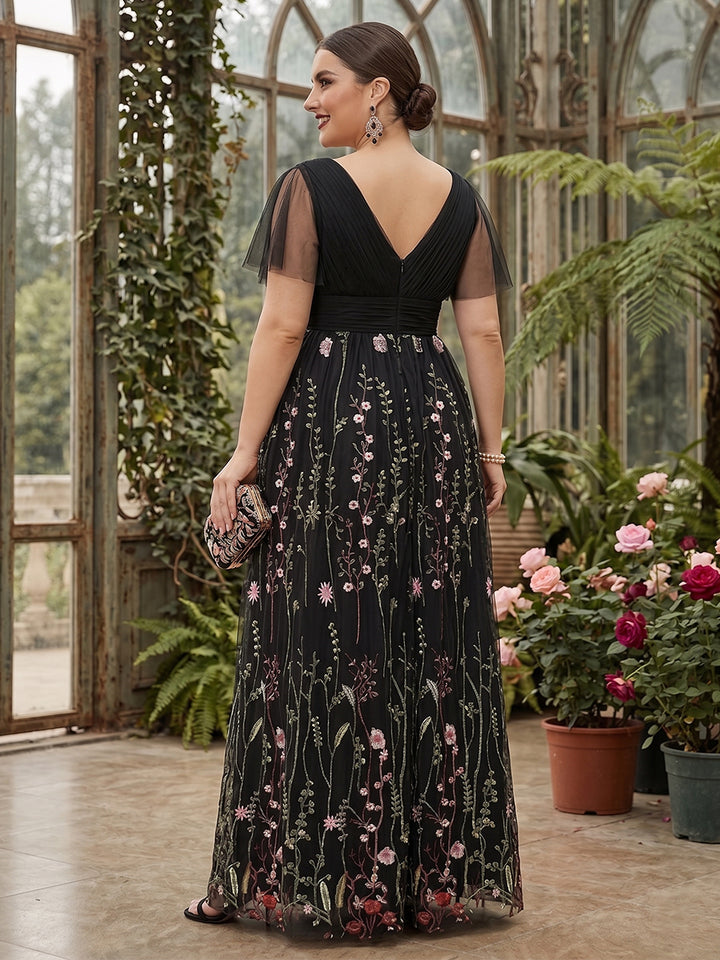 A-Line/Princess V-Neck Short Sleeves Floor-Length Plus Size Mother of the Bride Dresses with Appliques