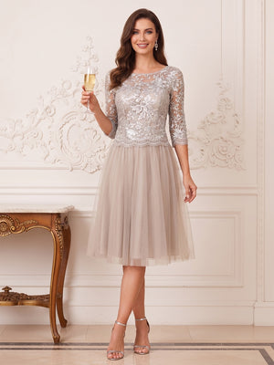A-Line/Princess 3/4 Sleeves Scoop Knee Length Mother of the Bride Dresses with Pleats & Appliques