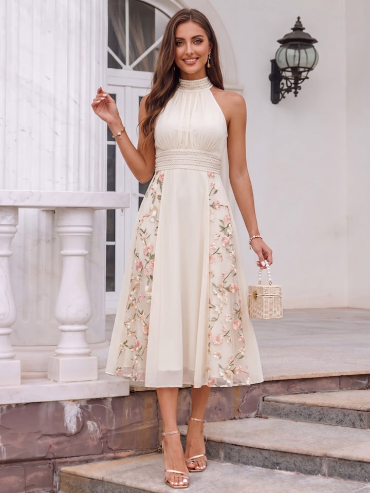 A-Line/Princess Halter Sleeveless Tea-Length Cocktail Dresses With Embroidery &amp; Ruched