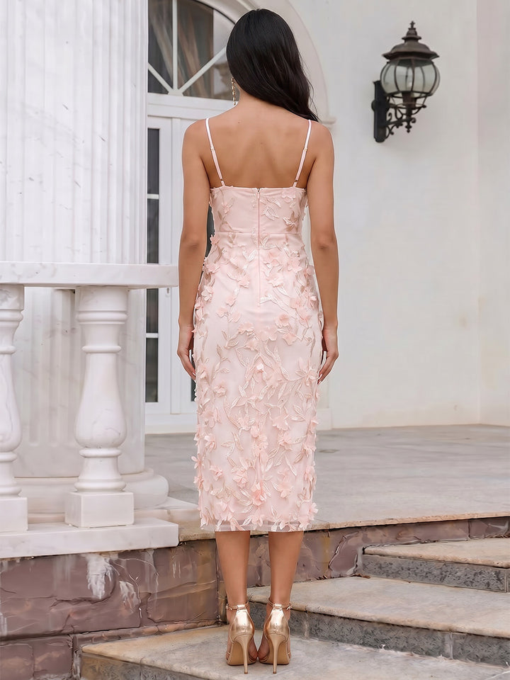 Sheath/Column Spaghetti Straps Sleeveless Tea-Length Cocktail Dresses With 3D Floral &amp; Embroidery