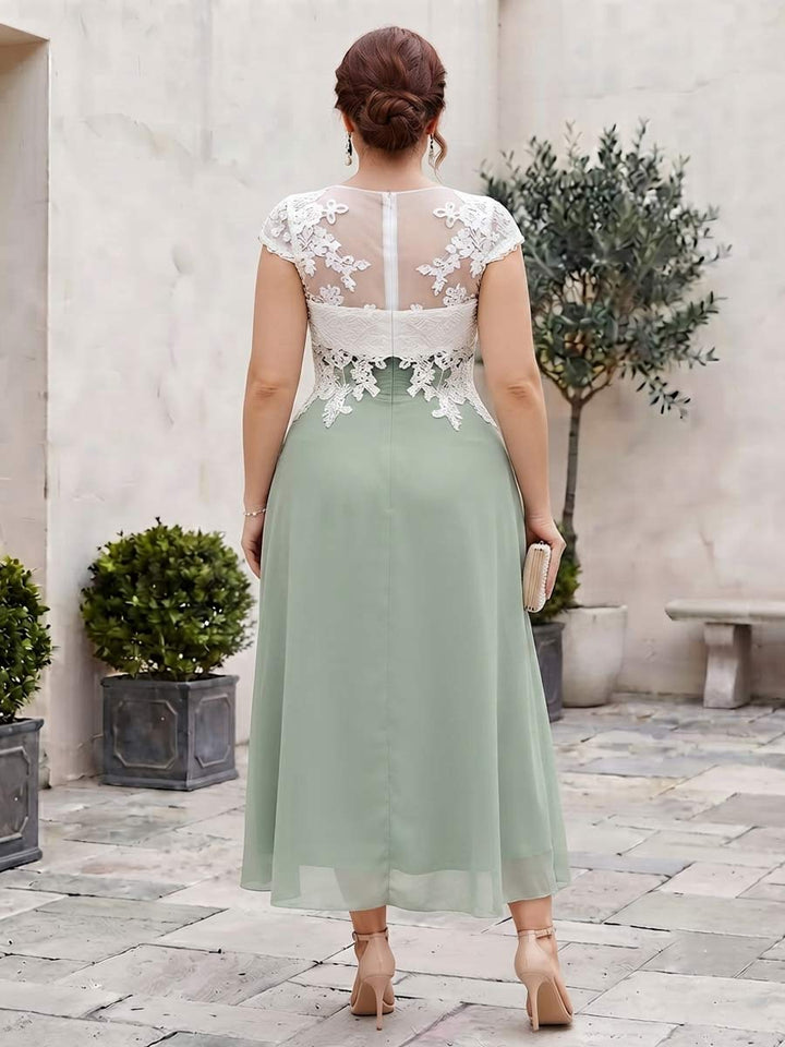 A-Line/Princess V-Neck Short Sleeves Tea-length Plus Size Mother of the Bride Dresses with Applique &amp; Pleats