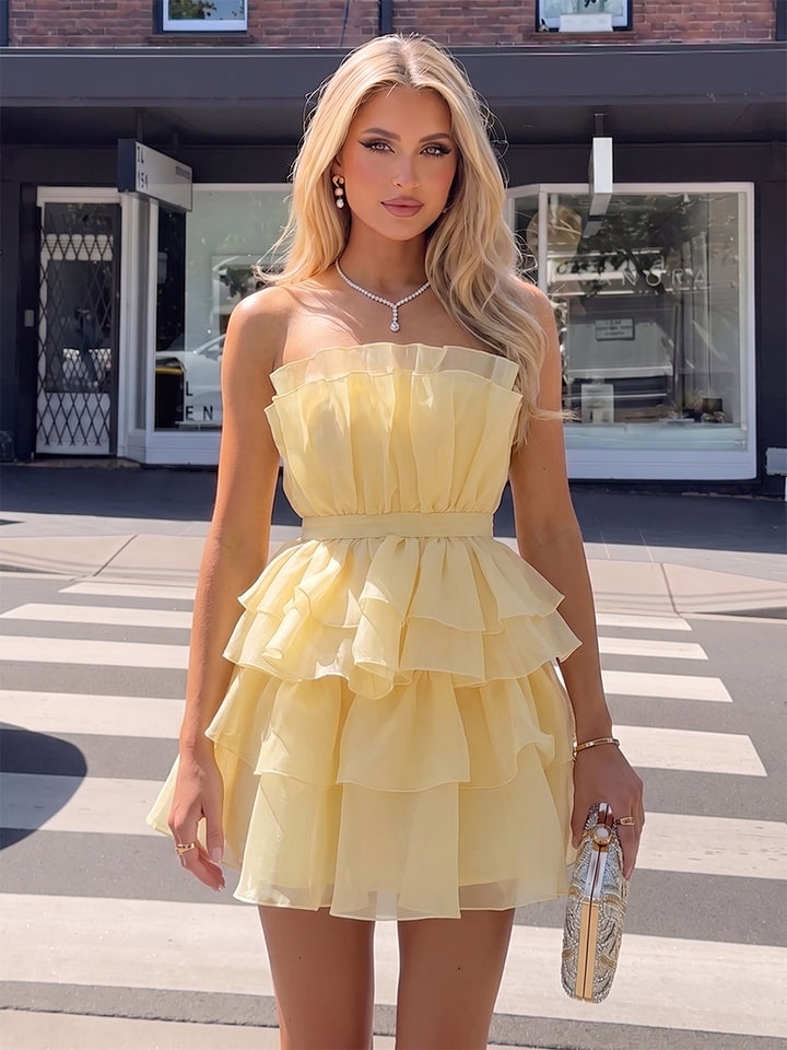 A-Line/Princess Strapless Sleeveless Short/Mini Homecoming Dresses With Ruffles