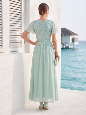 A-Line/Princess Short Sleeves V Neck Floor-Length Mother of the Bride Dresses with 3D Floral & Embroidery