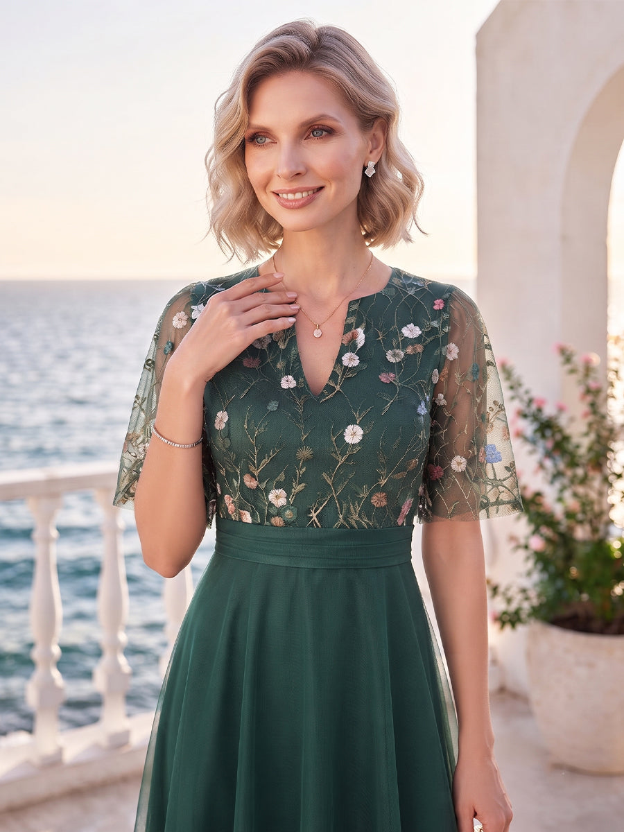 A-Line/Princess  V-Neck  Short Sleeves  Tulle  Floor-Length  Mother of the Bride Dresses  with Lace