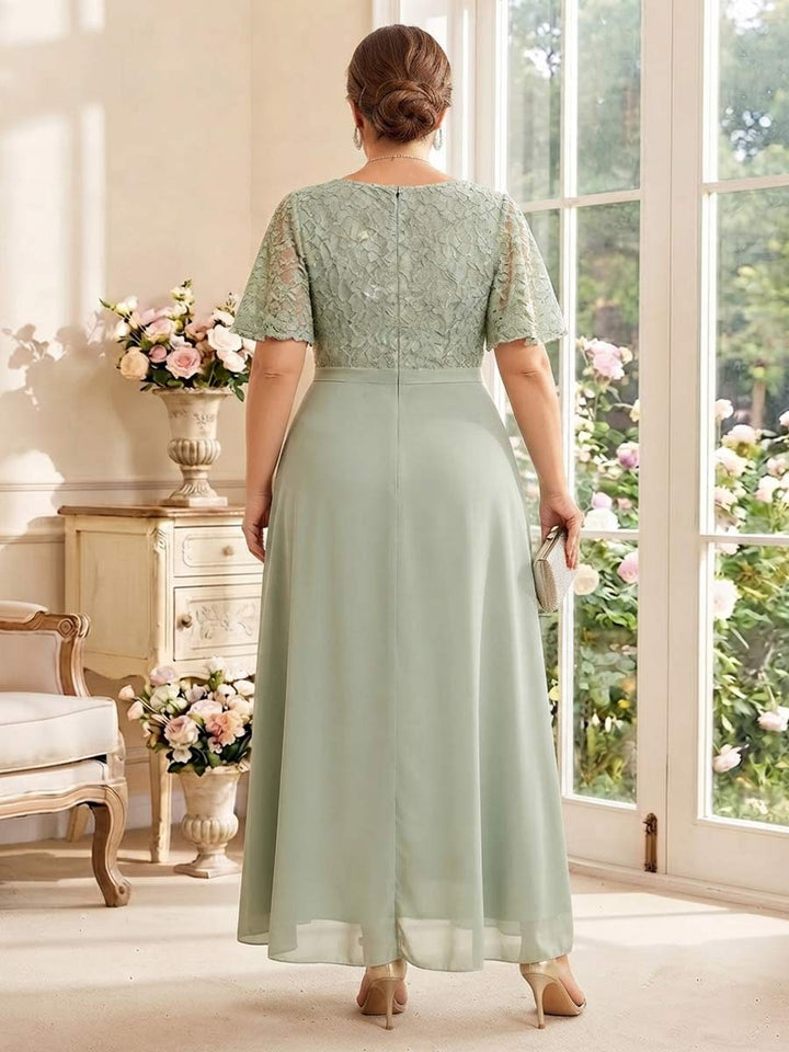 A-Line/Princess Scoop Short Sleeves Tea-Length Plus Size Mother of the Bride Dresses with Lace &amp; Pleats