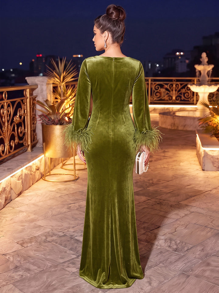 Sheath/Column Scoop Long Sleeves Velvet Floor-Length Plus Size Evening Dresses with Feather