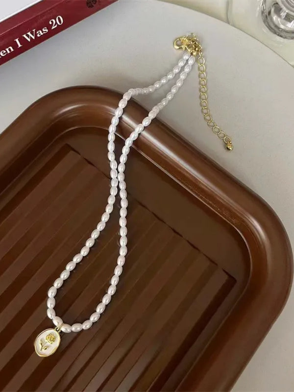Vintage Minimalist Rose Pendant Pearl Necklace