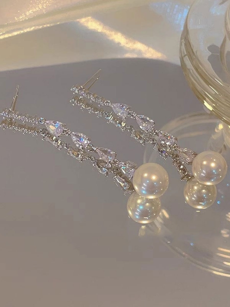 Luxurious Zirconia and Pearl Drop Earrings for Women