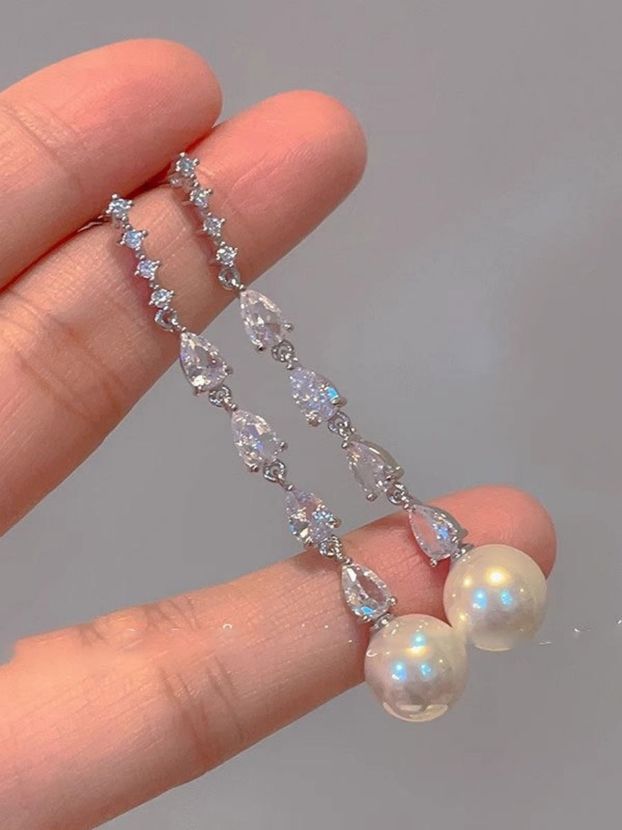 Luxurious Zirconia and Pearl Drop Earrings for Women