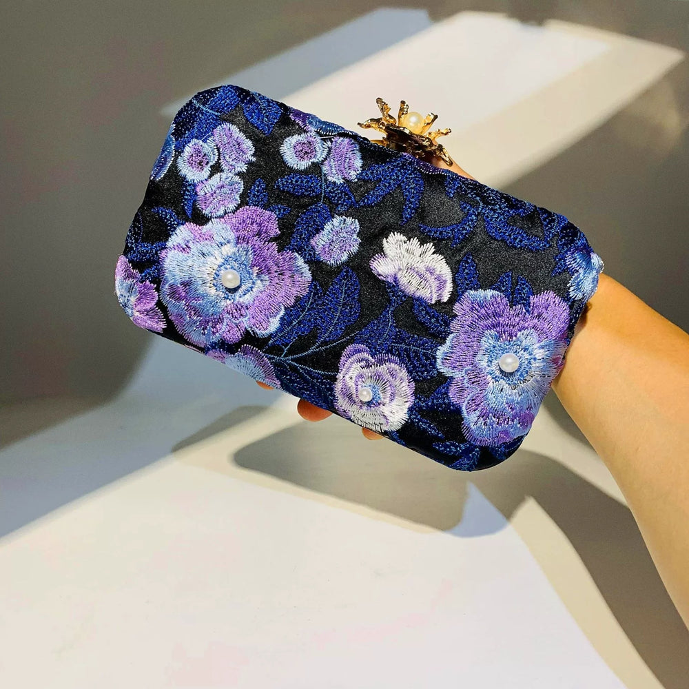 Flower Elegant Pearls Clutch Women&