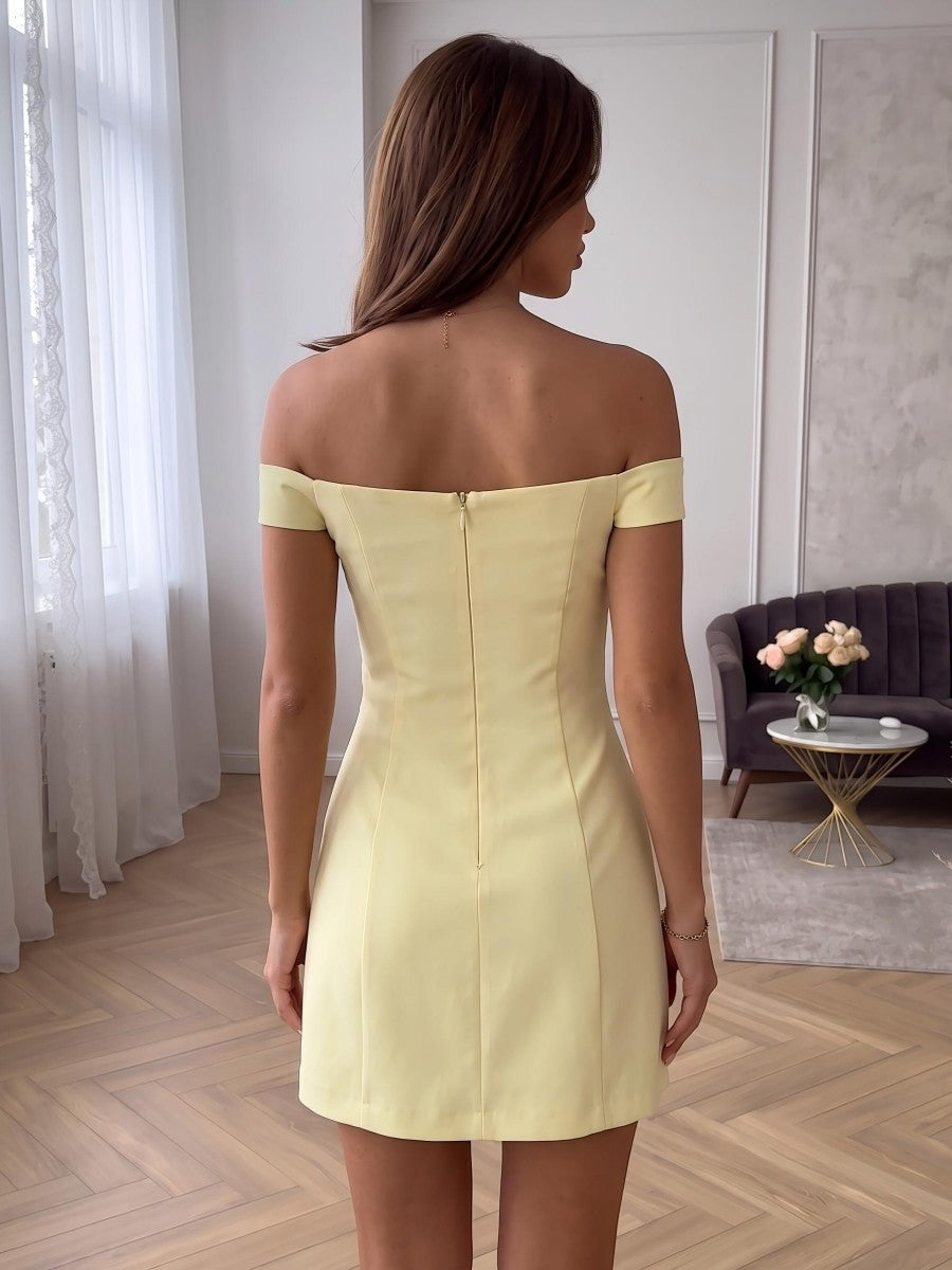 Sheath/Column Off-the-Shoulder Short/Mini Satin Homecoming Dresses with 3D Flowers