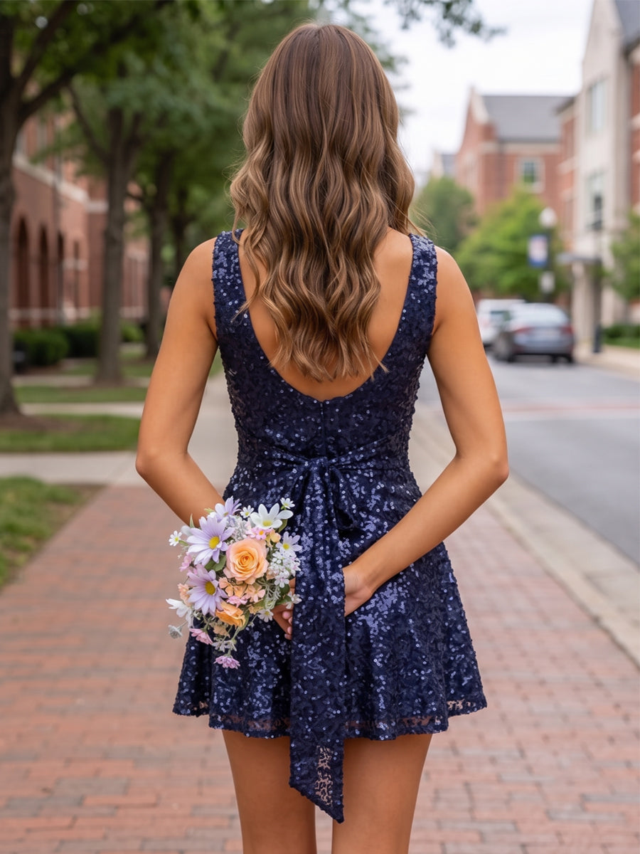 A-Line/Princess Square Neck Sleeveless Sequin Mini Homecoming Dresses with Bowknot