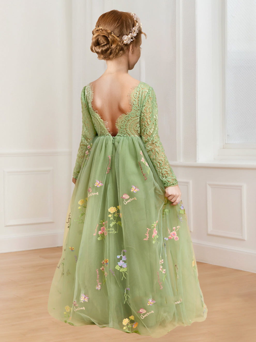 Lavetir A-Line/Princess Scoop Neck Long Sleeves Tulle Flower Girl Dresses with Floral Embroidery 2026